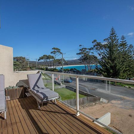 Quarterdeck Apartment Binalong Bay Eksteriør bilde