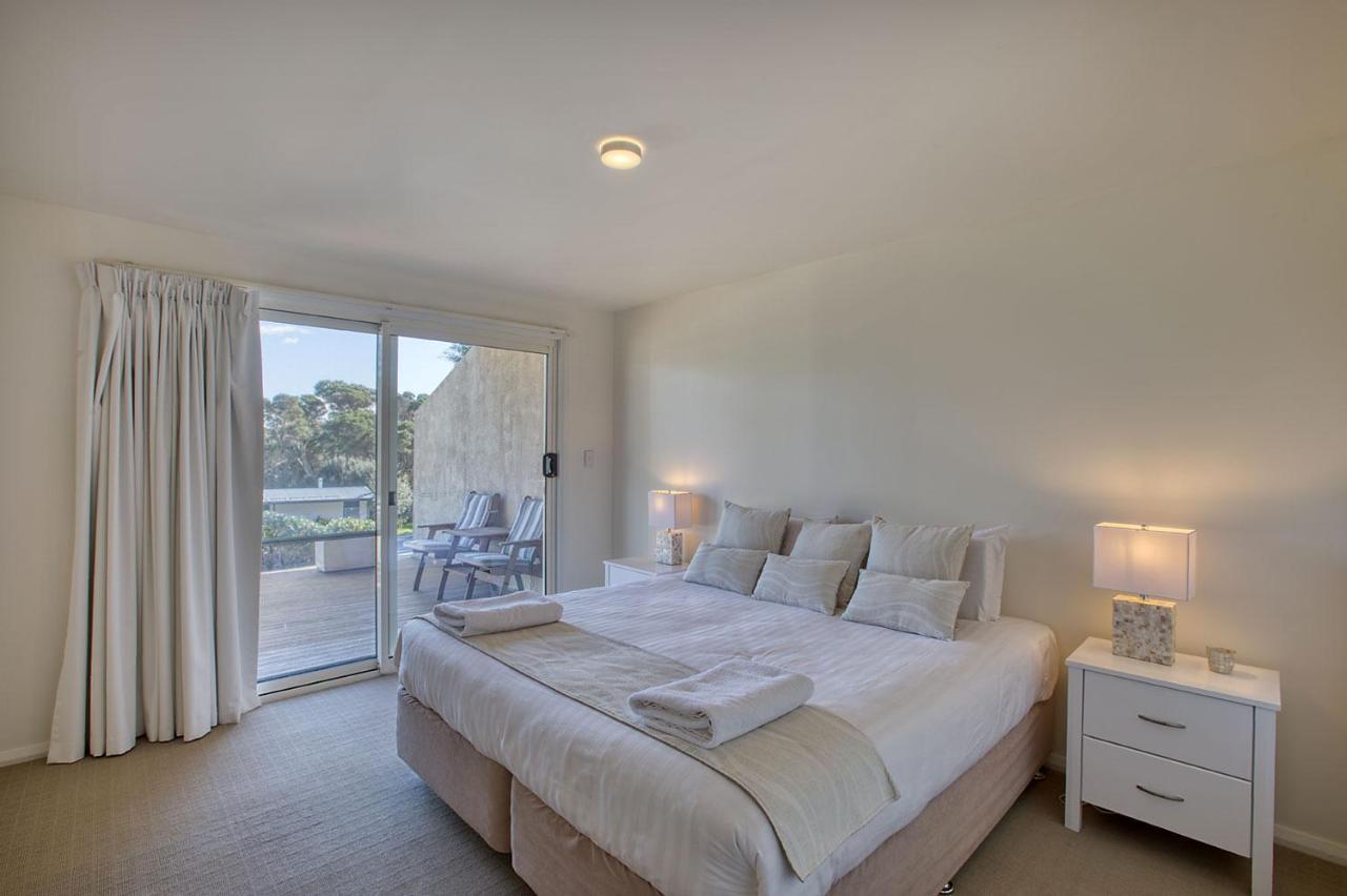 Quarterdeck Apartment Binalong Bay Eksteriør bilde