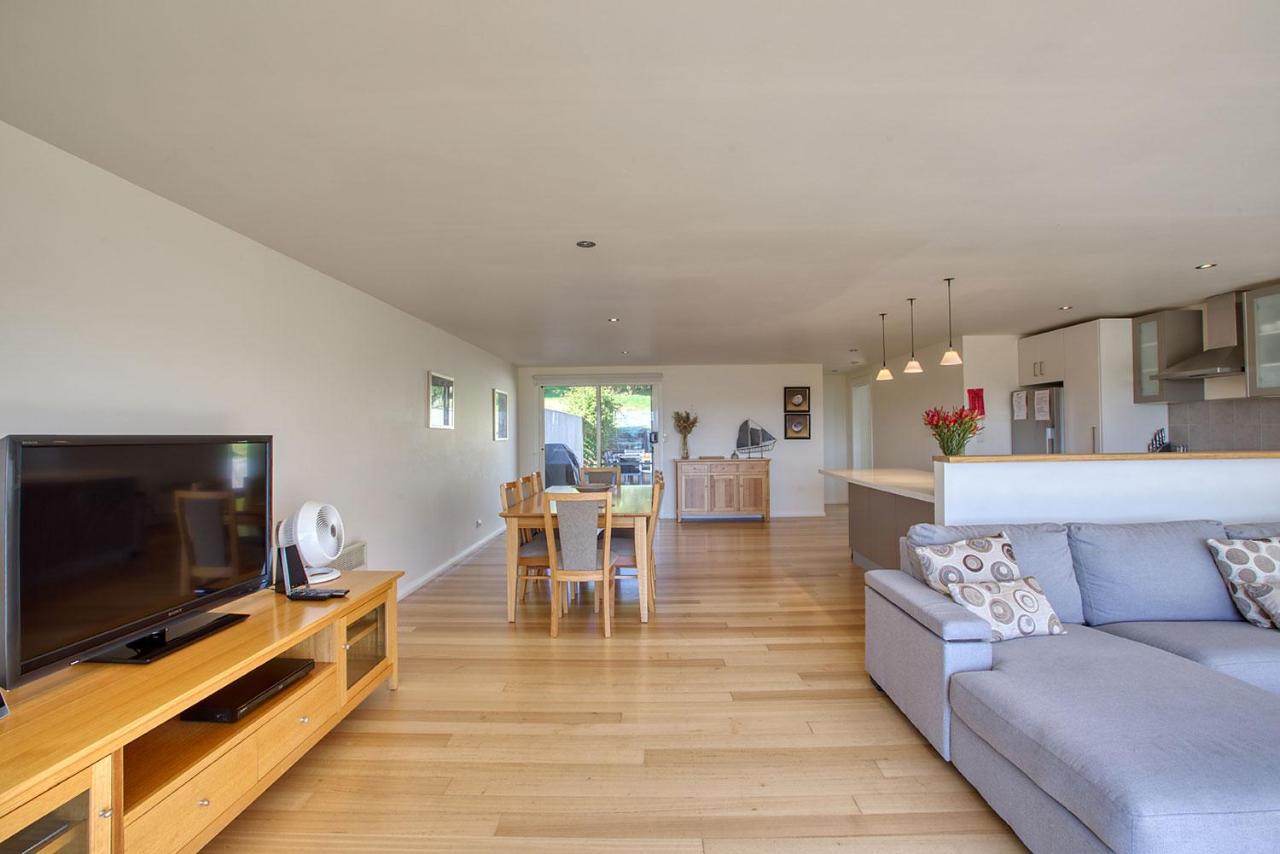 Quarterdeck Apartment Binalong Bay Eksteriør bilde