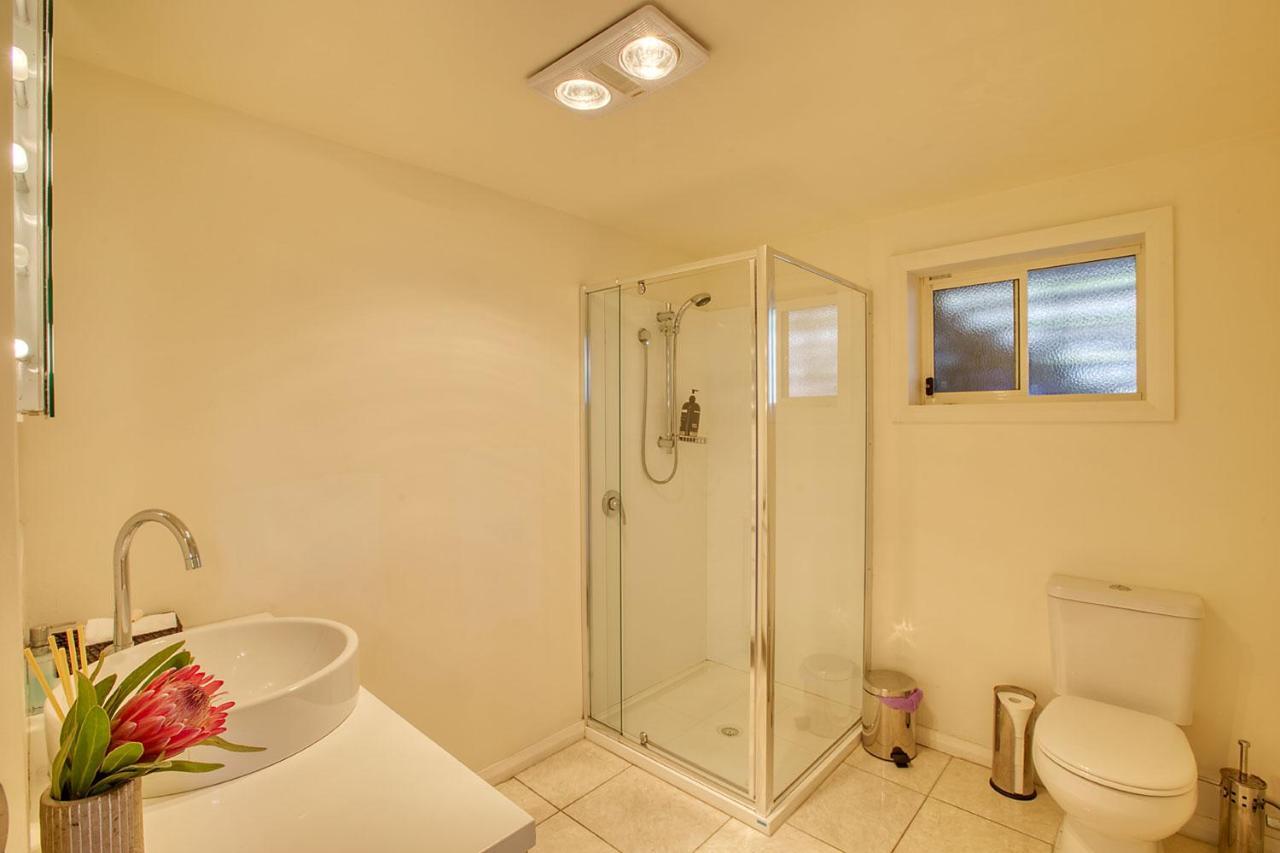 Quarterdeck Apartment Binalong Bay Eksteriør bilde